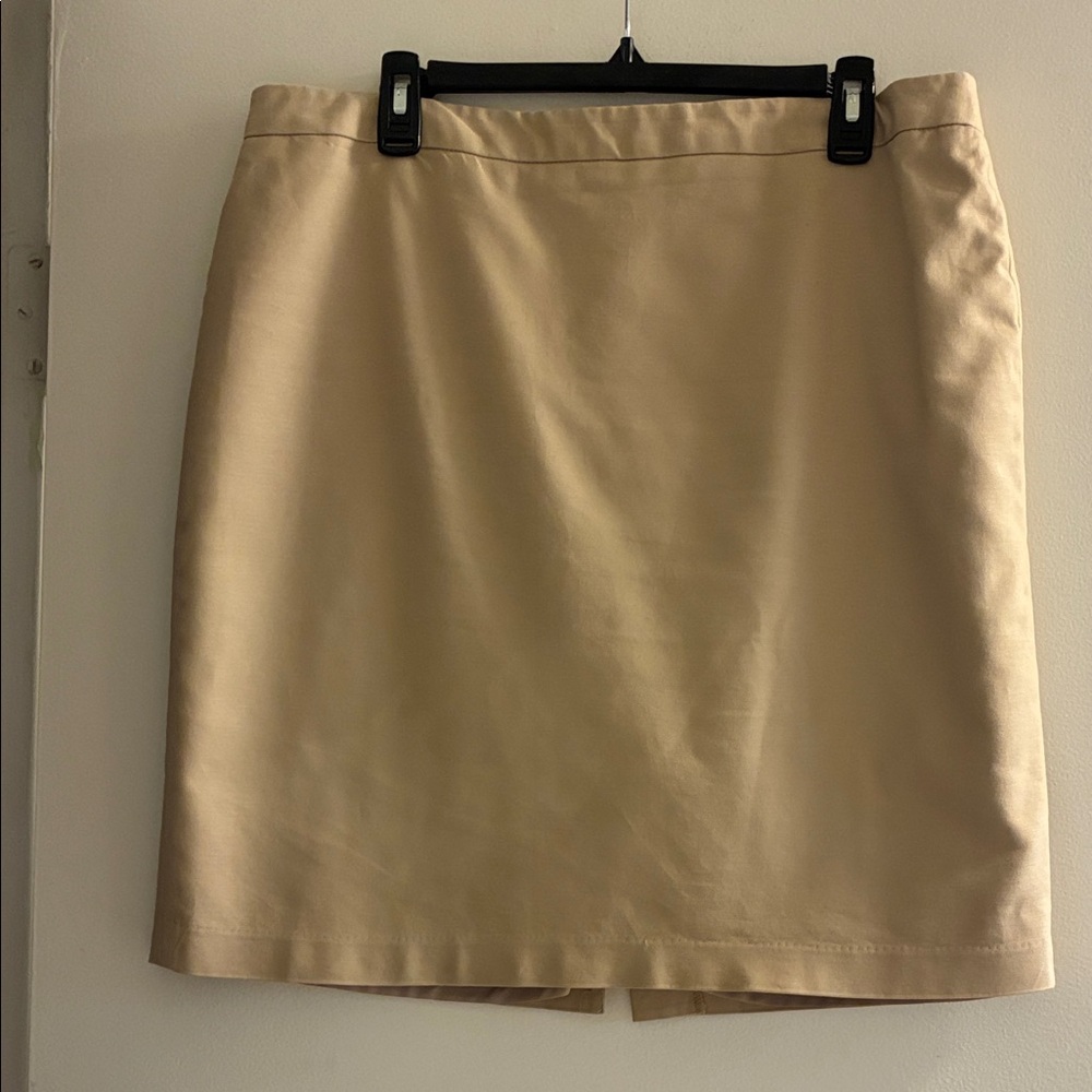 Liz Claiborne lined Tan Classic Skirt with back slit size 16